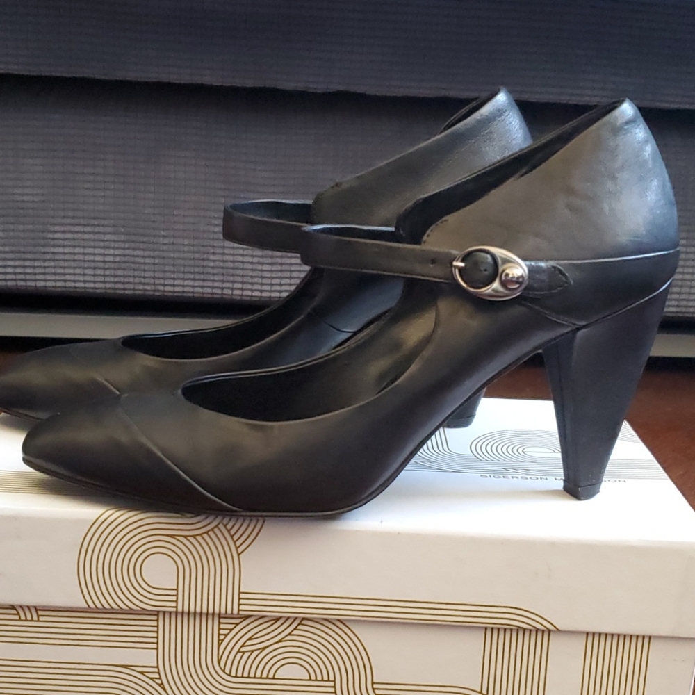 BELLE by Sigerson Morrison Size 8.5